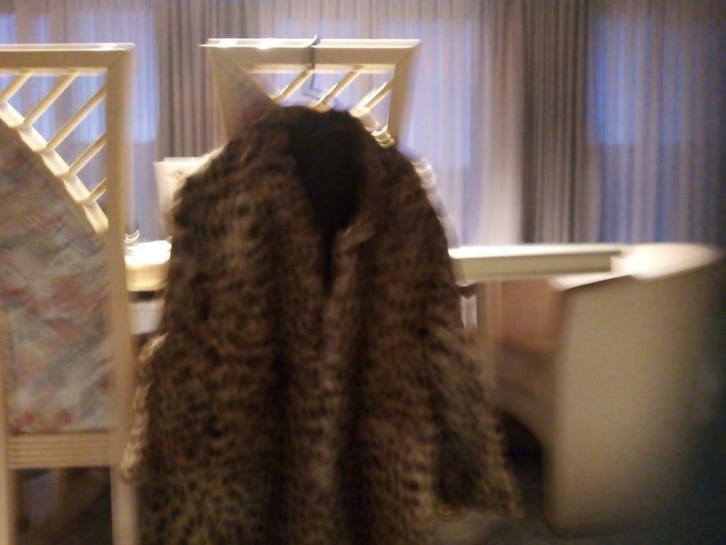 manteau en fur, Enlèvement