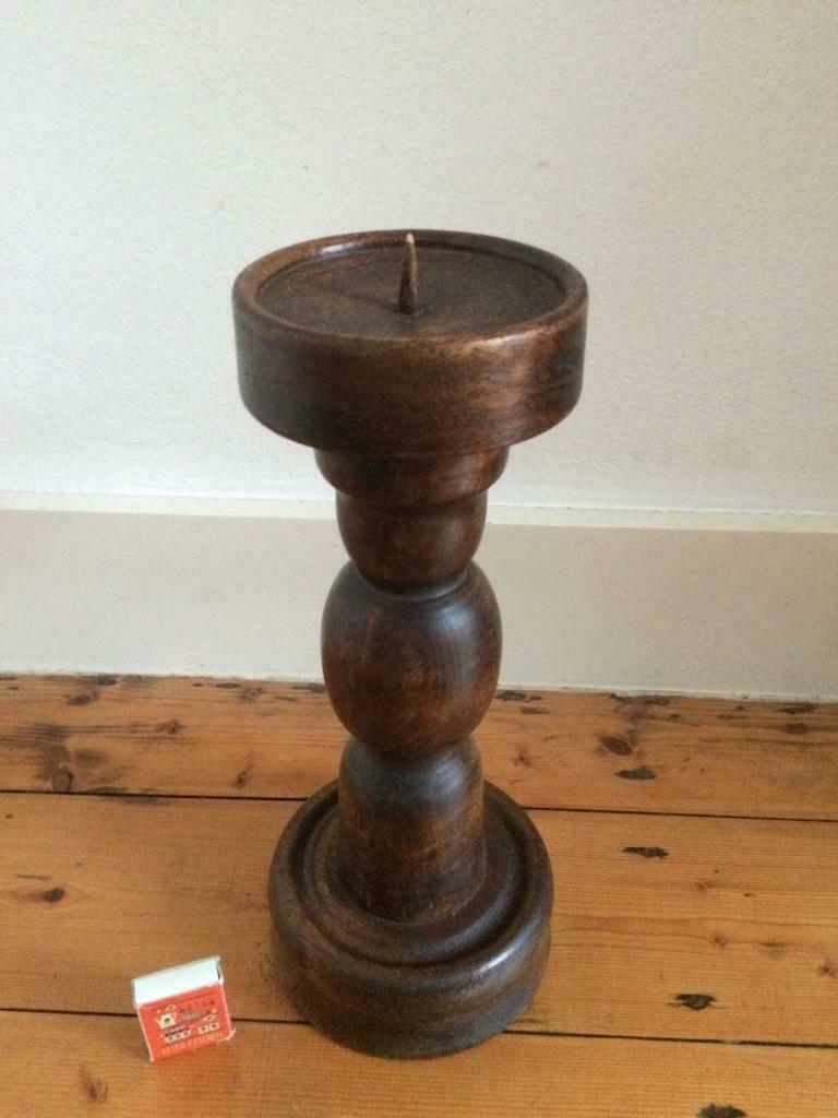 Robuust korte houten donkerbruin kandelaar voor dikke kaars, Gebruikt, Ophalen of Verzenden, Kandelaar, Hout