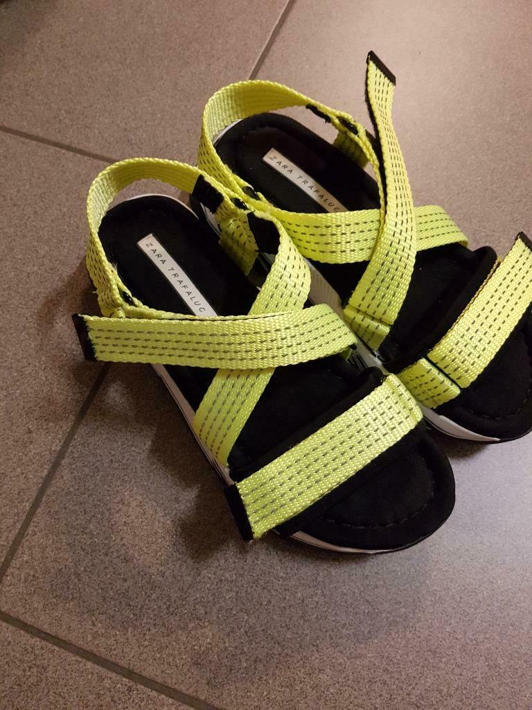 Sandaal dames, Kleding | Dames, Slippers, Overige kleuren, Ophalen of Verzenden, Zo goed als nieuw