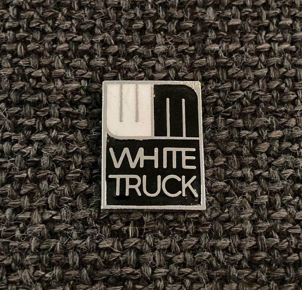PIN - WHITE - TRUCK - CAMION, Envoi, Utilisé, Transport, Insigne ou Pin's