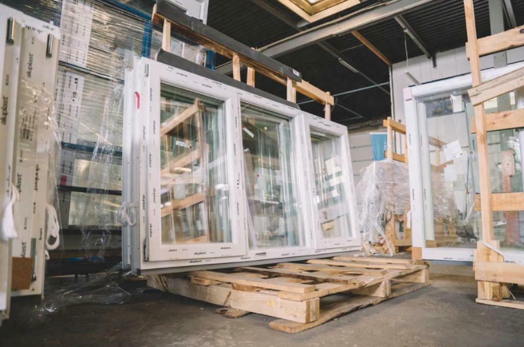 PVC ramen uit STOCK! Meerdere raamsverdeling, Neuf, Moins de 200 cm, Enlèvement ou Envoi, Verre