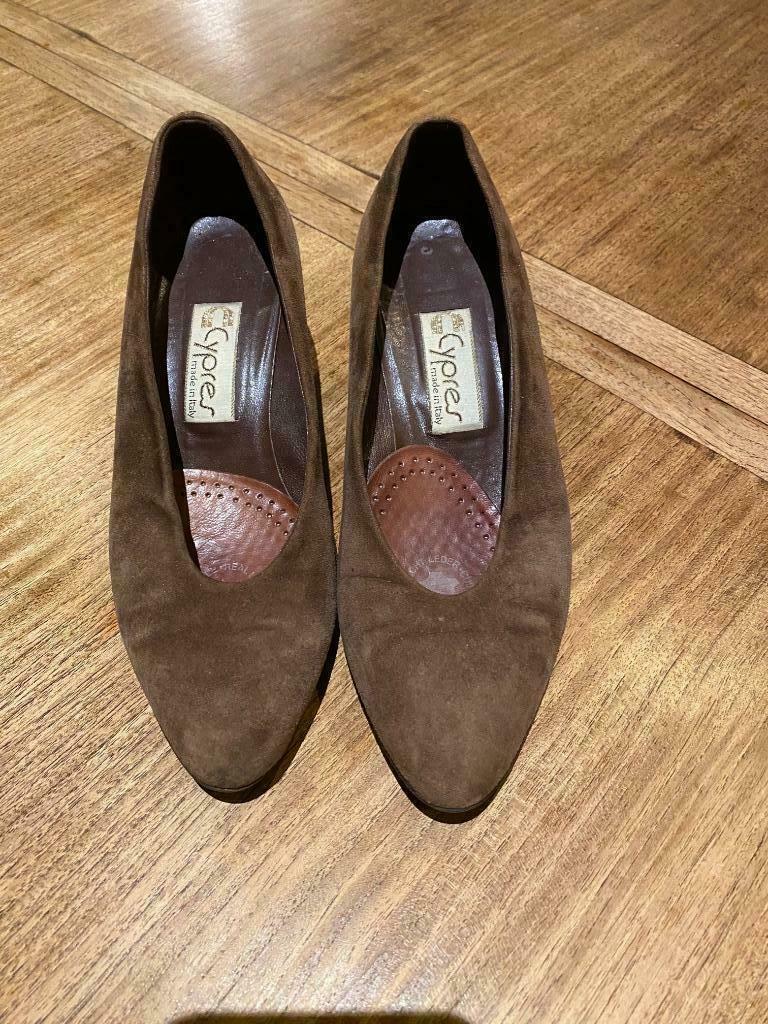 Escarpins Nubuck brun taille 37, Enlèvement ou Envoi, Escarpins, Cypres, Brun