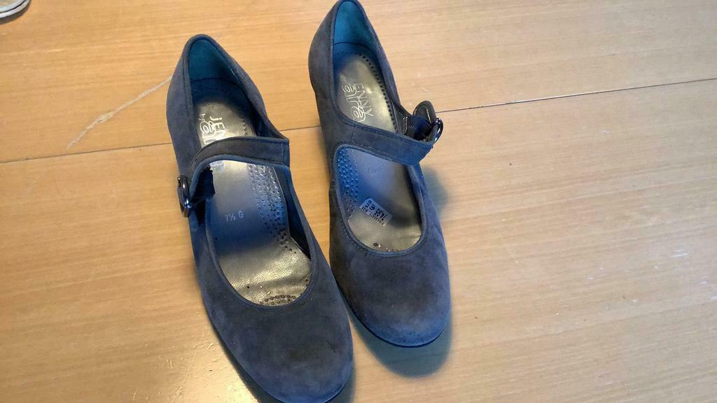 Chaussures à talons dames. Daim gris foncé. Pointure 41, Comme neuf, Gris, Chaussures à haut talons