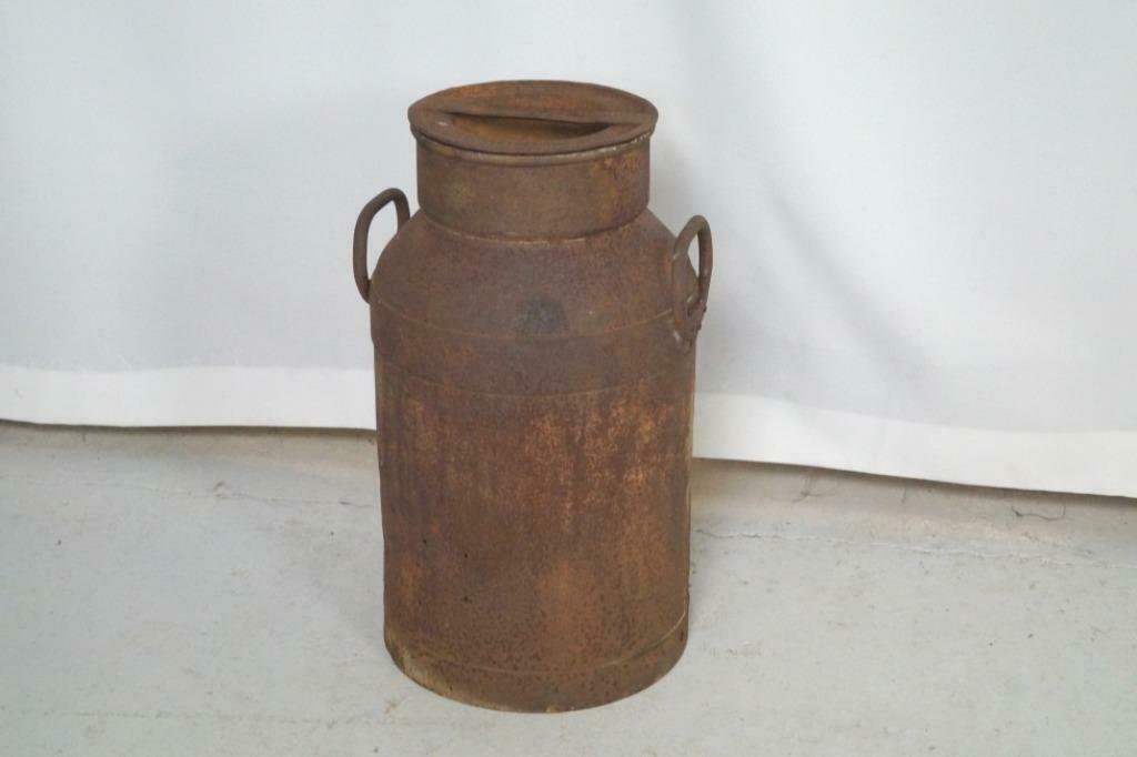 zware antieke vuurton met deksel in ijzer H 52 diameter 27, Ophalen