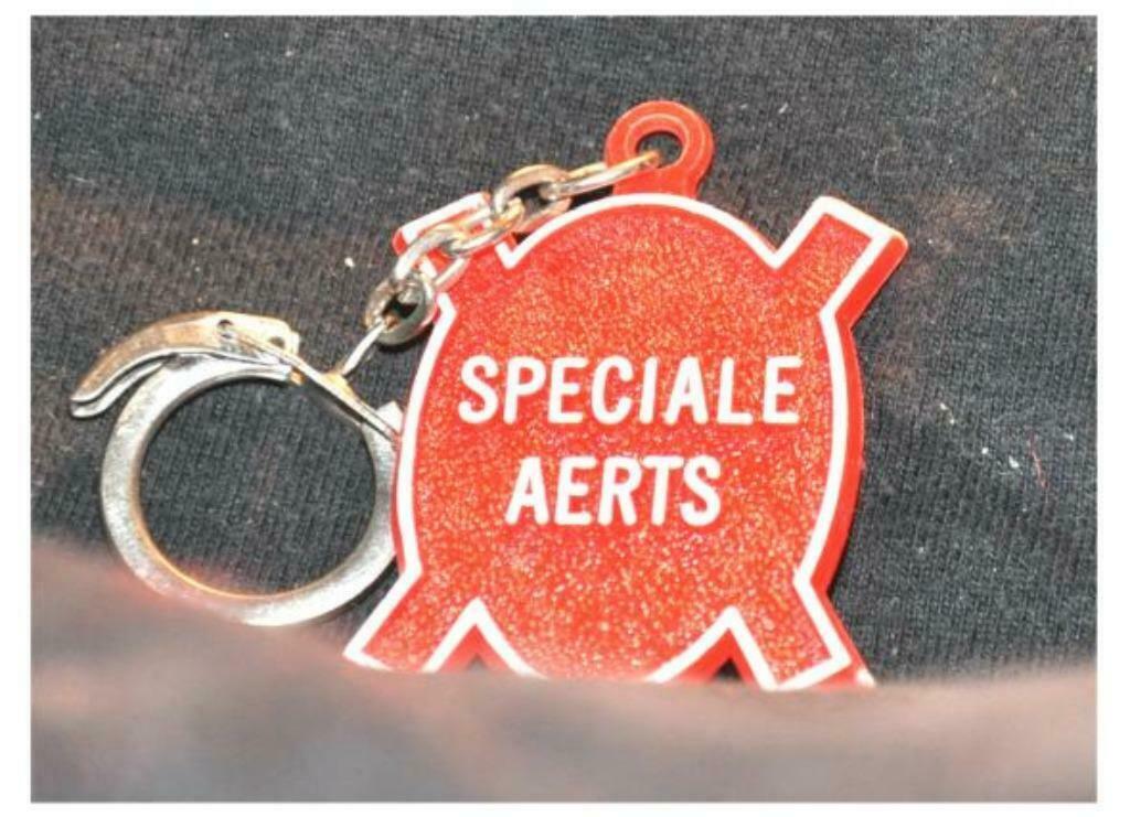 § porte cles ancien spéciale aerts double face, Ophalen of Verzenden, Zo goed als nieuw, Overige typen, Overige merken