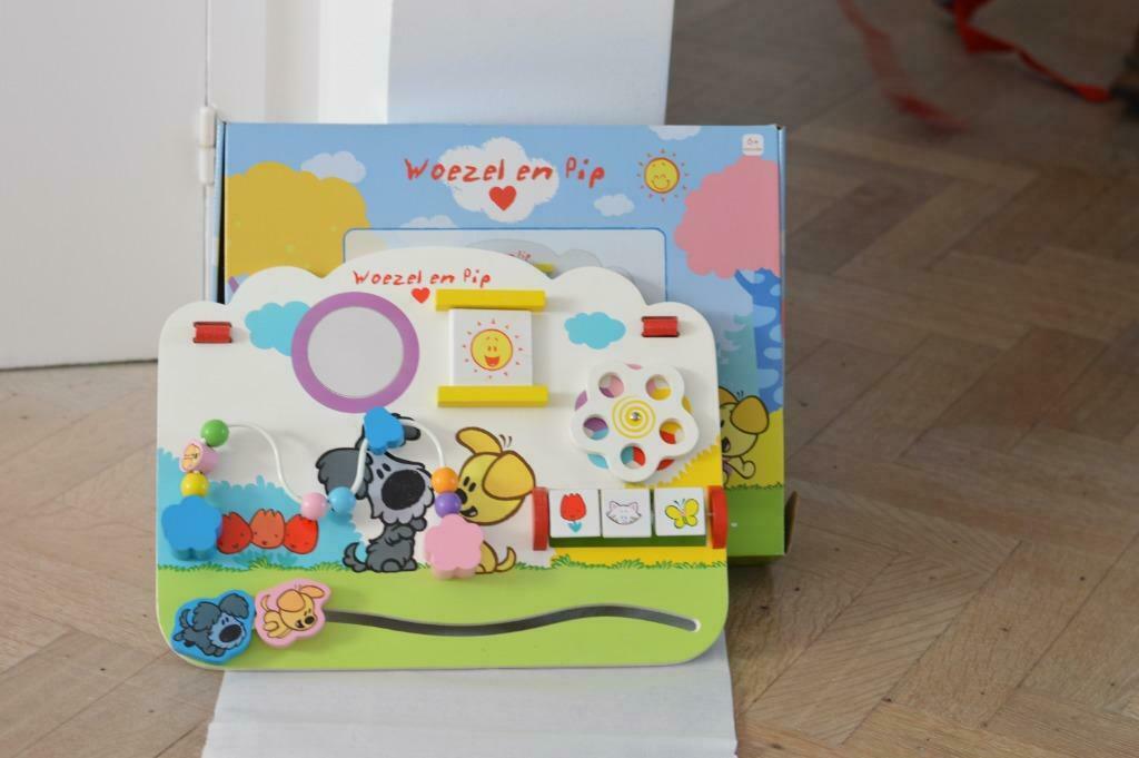 Woezel & Pip activiteitenbord, Ophalen