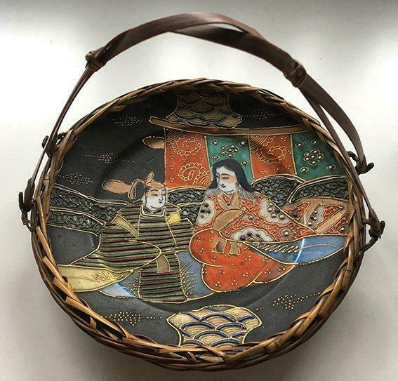 Chinese schaal met rieten handvat