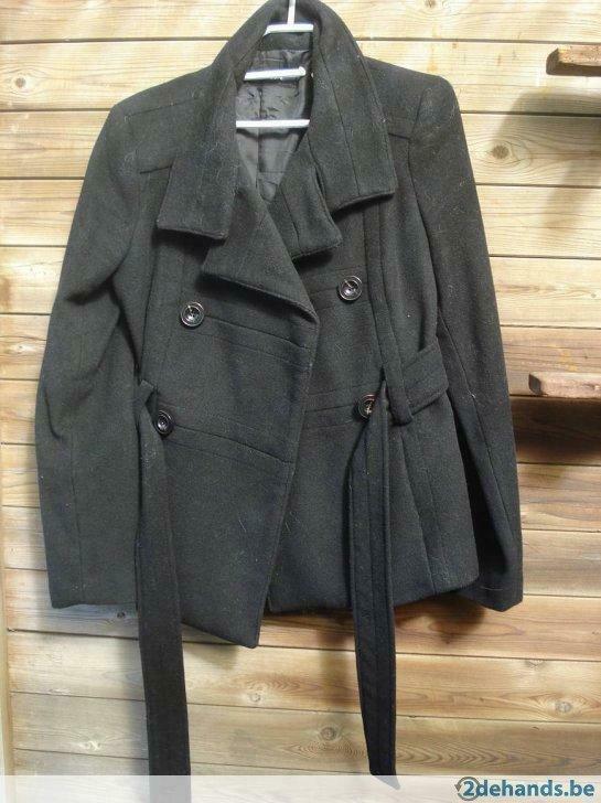 Warme stoffen zwarte winterjas met knopen "Zara", Kleding | Dames, Jassen | Winter, Ophalen of Verzenden, Gedragen, Maat 38/40 (M)