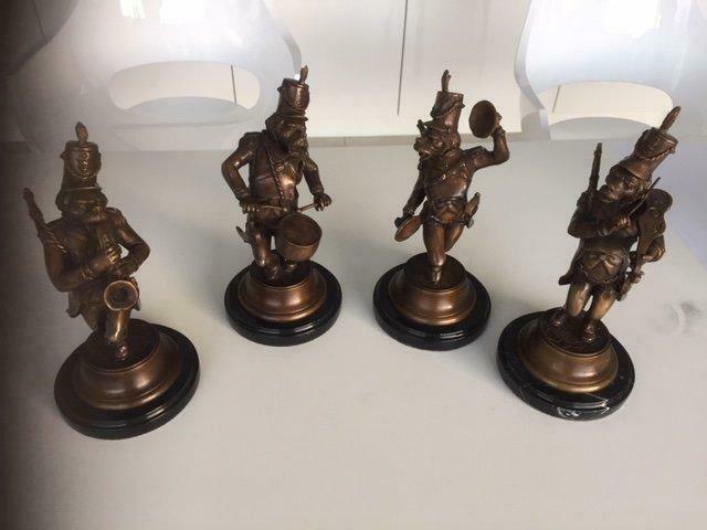 Beelden de stadsmuziekanten, Ophalen