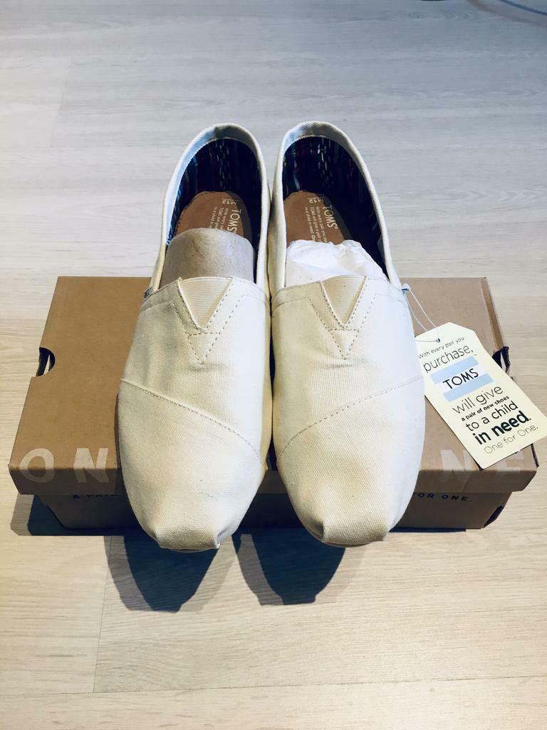 Toms * Maat 45 * 35 € * NIEUW * Gratis levering BXL, Overige kleuren, Nieuw, Espadrilles of Moccasins, Toms