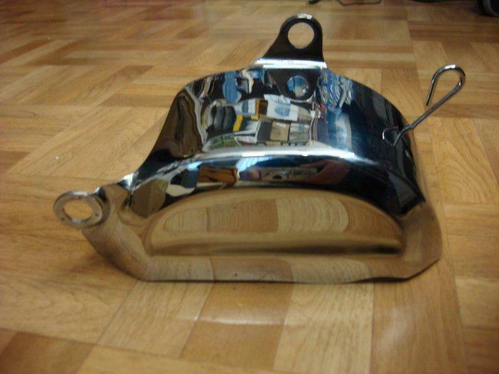 jw0490: cover van uitlaatklep motor van suzuki M1800R  (M109, Ophalen of Verzenden, Gebruikt