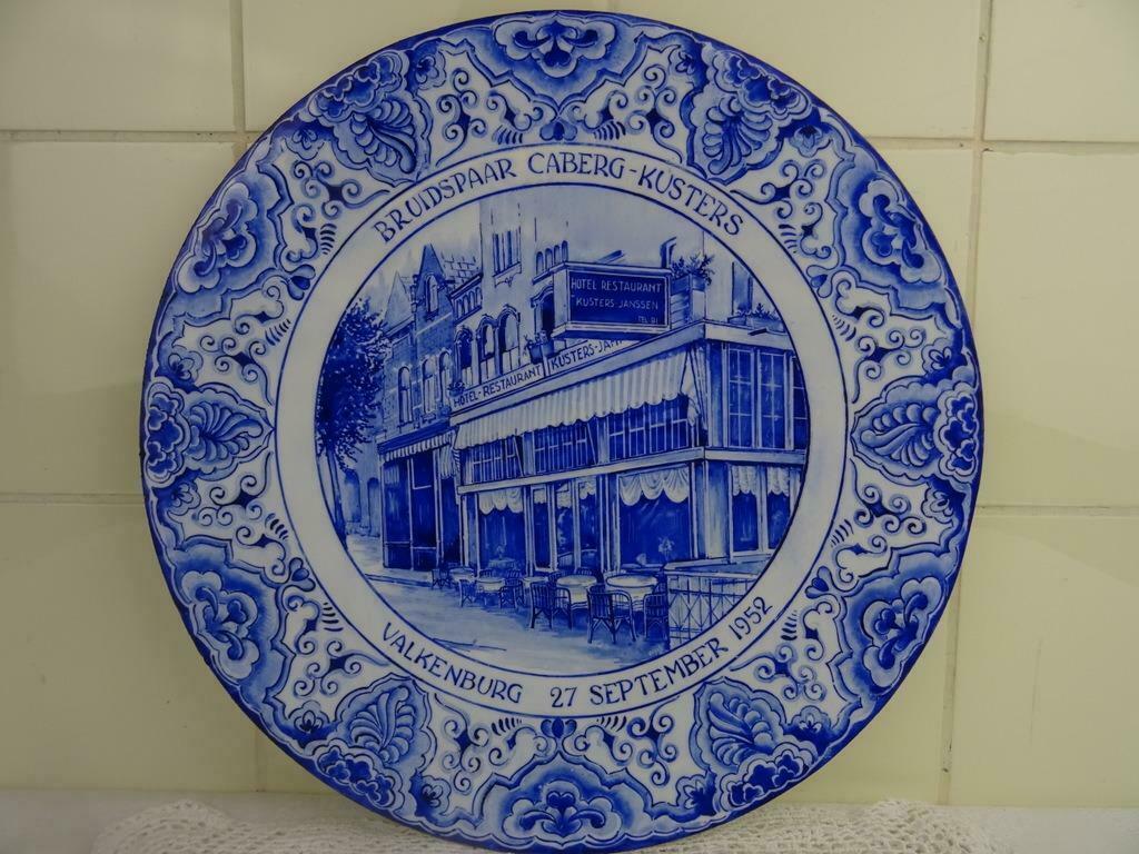 Vintage wandbord Valkenburg 1952 porselein curiosa kunst, Ophalen of Verzenden