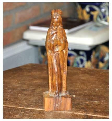 vierge en bois sculpté