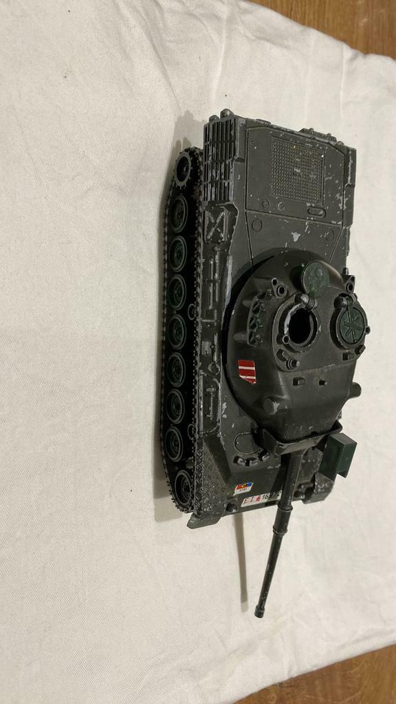 Mattel mebetoys groen ijzeren tank leopard 7675 schaal 1/55, Enlèvement ou Envoi, Utilisé