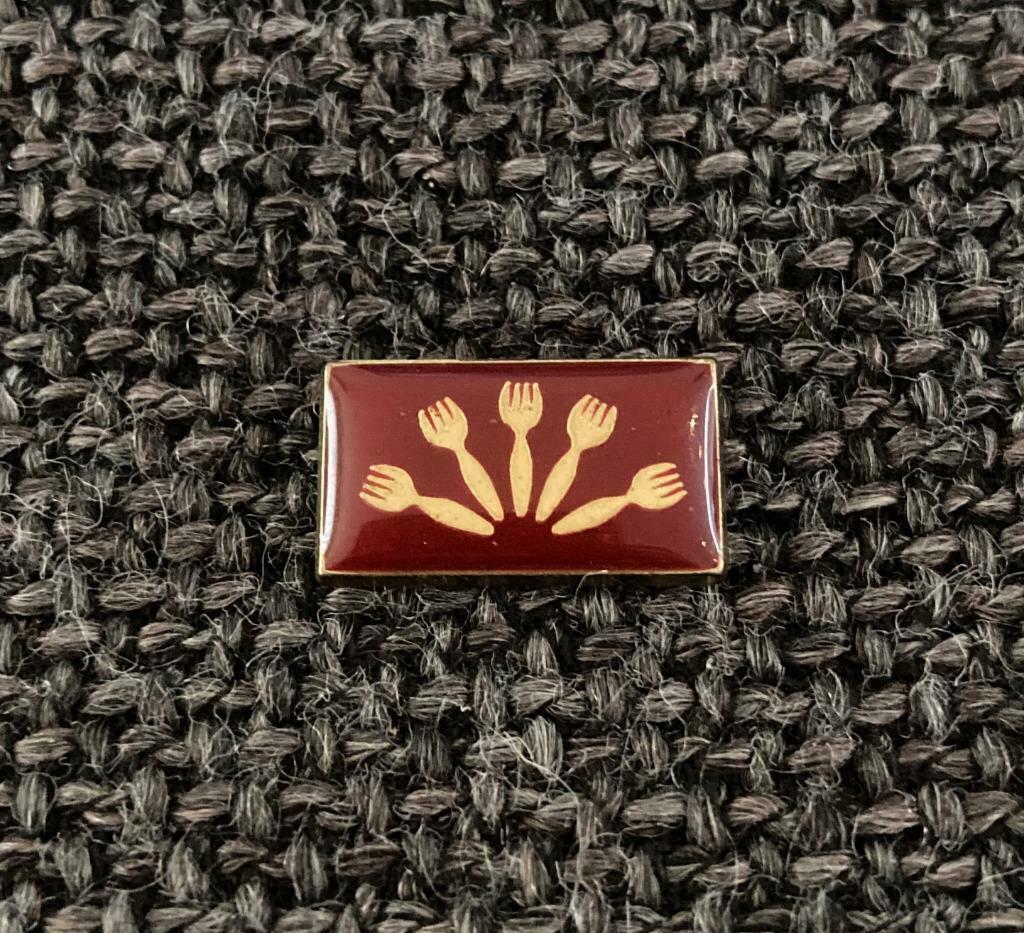 PIN - VORK - VORKEN - FOURCHETTE, Verzenden, Gebruikt, Overige onderwerpen, Speldje of Pin