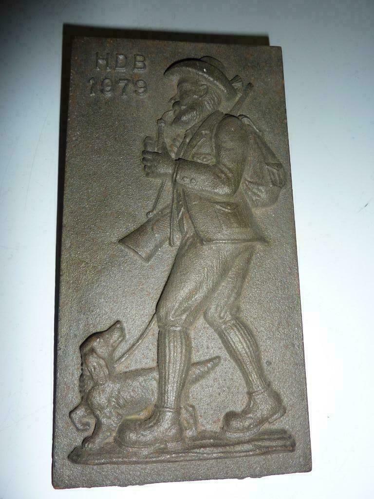 plaque en fonte chasseur 22,5 / 12 cm, Maison & Meubles, Enlèvement