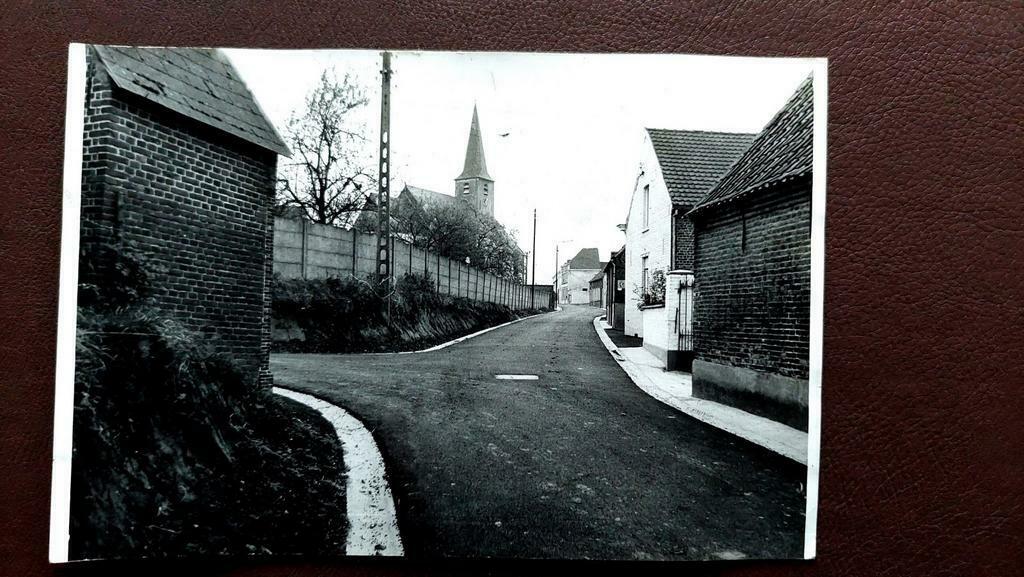 Echte foto. Horebeke. Nieuw wegdek Ommegangstraat, Ophalen of Verzenden
