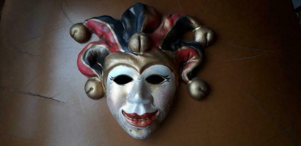 Masque vénitien, Enlèvement ou Envoi, Utilisé