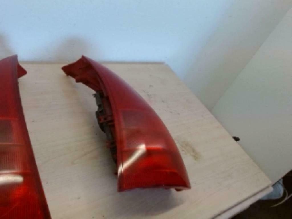 Feu arrière principal droit Citroën C3 phase 1, Autos : Pièces & Accessoires, Éclairage, Citroën, Utilisé, Enlèvement ou Envoi