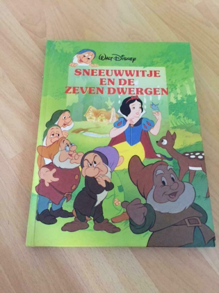 Boek Sneeuwwitje en de 7 dwergen, Ophalen of Verzenden, Zo goed als nieuw