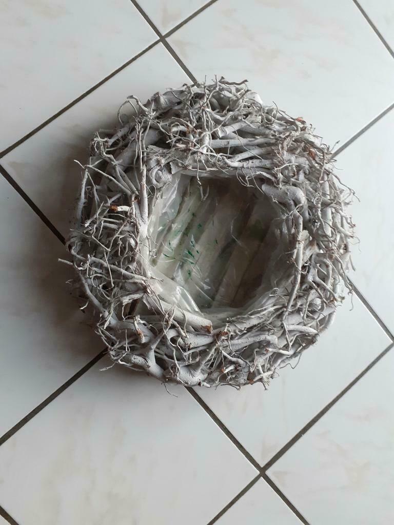 Couronne    en bois véritable.  .45x22  écorce., Enlèvement, Comme neuf