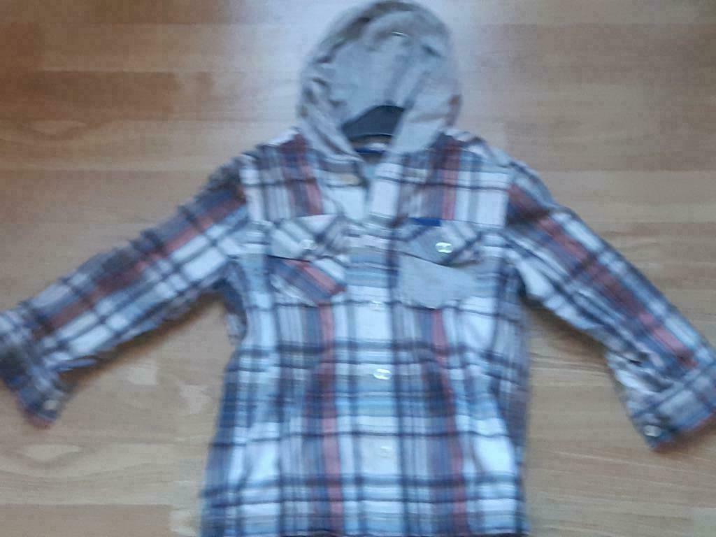 hemd 98-104 knopen + kap-gevoerd/geruit zw.bl.rood.wit, Kinderen en Baby's, Kinderkleding | Maat 104, Ophalen, Zo goed als nieuw