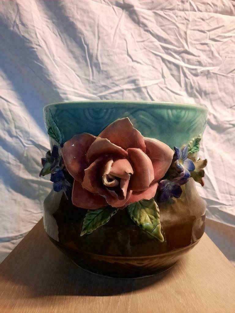 Oude antieken keramische bloempot. Dateert van de 19de eeuw., Enlèvement ou Envoi