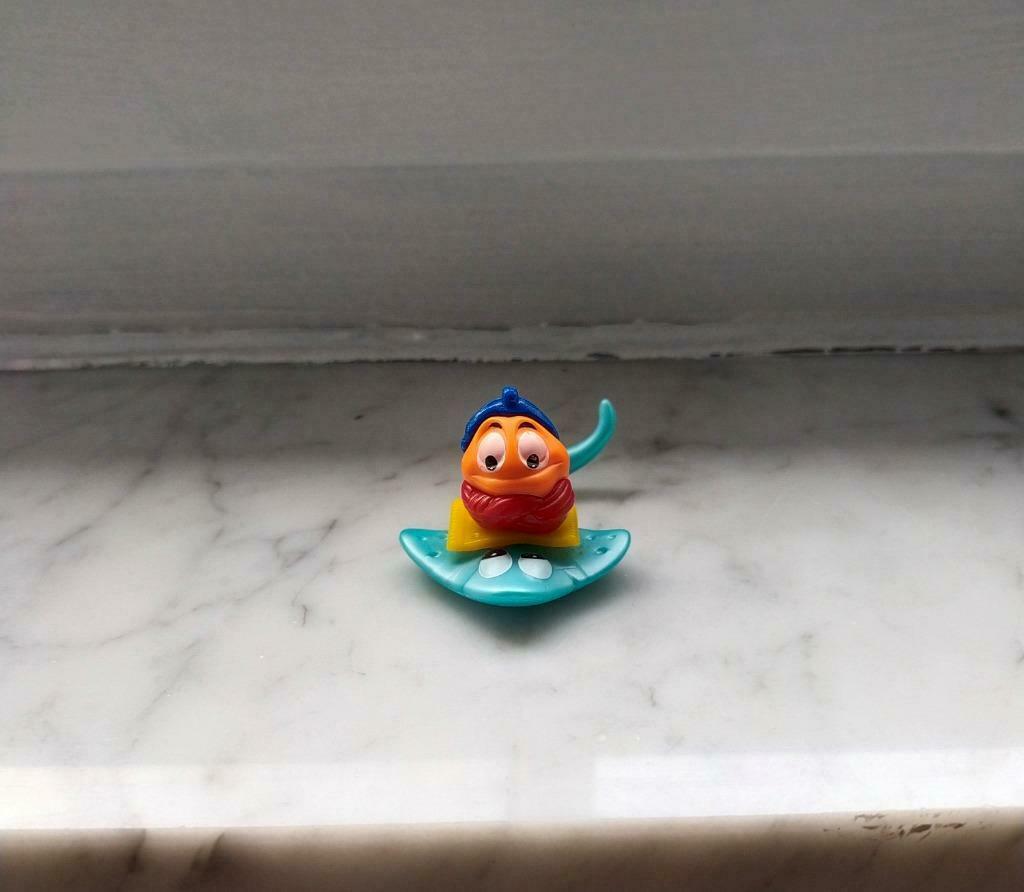 Figurine Poisson sur raie K00 n 98 – KINDER/FERRERO (1999), Collections, Œufs à surprise, Utilisé, Numéros K, Enlèvement ou Envoi