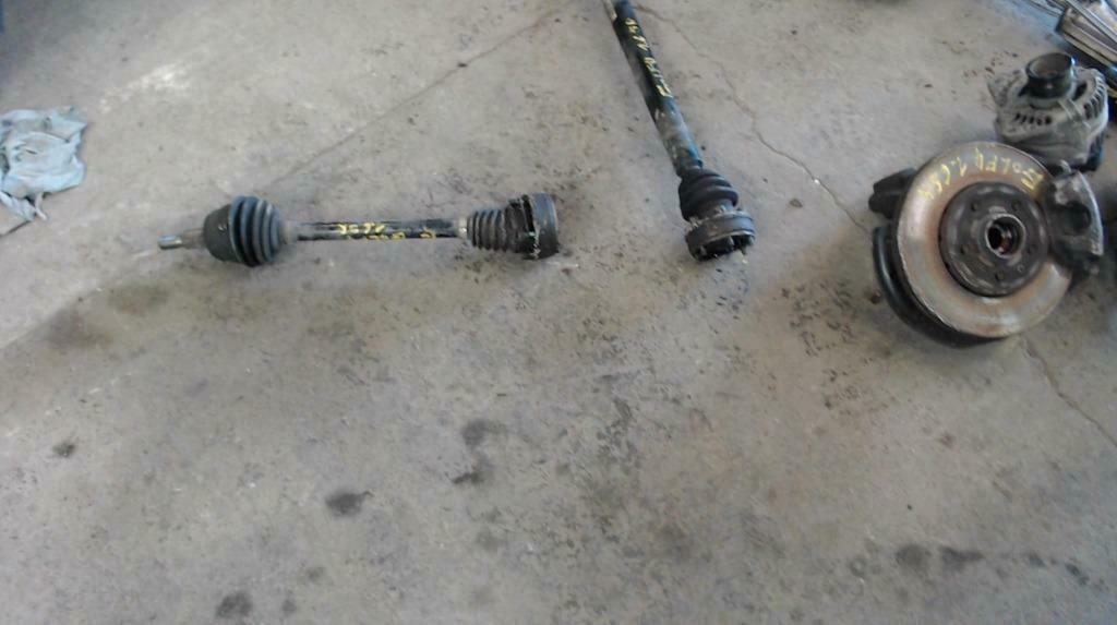 Cardan gauche Volkswagen Golf IV 1.6i 1999-2005, Enlèvement ou Envoi, Utilisé, Volkswagen