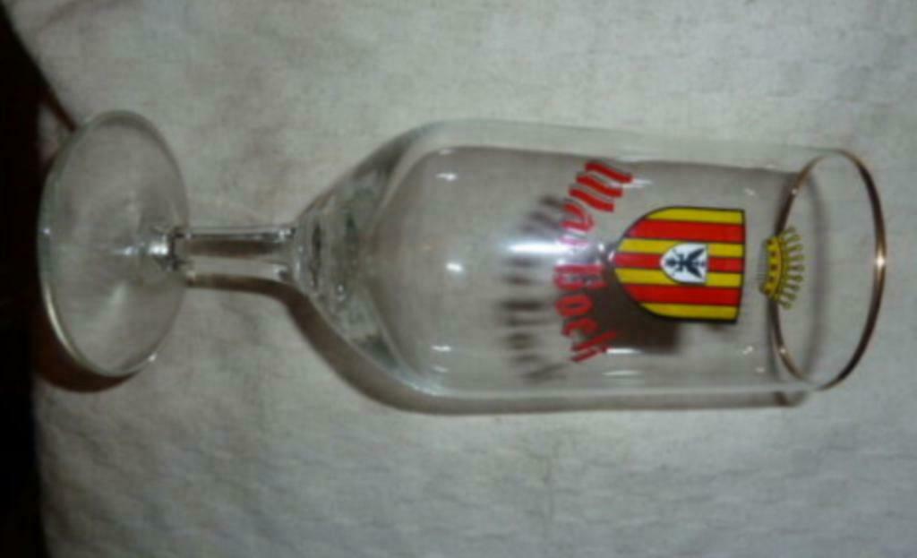 #D bier glas MAI - BOCK op voet & gouden rand Brij. Lamot, Ophalen of Verzenden, Nieuw, Bierglas