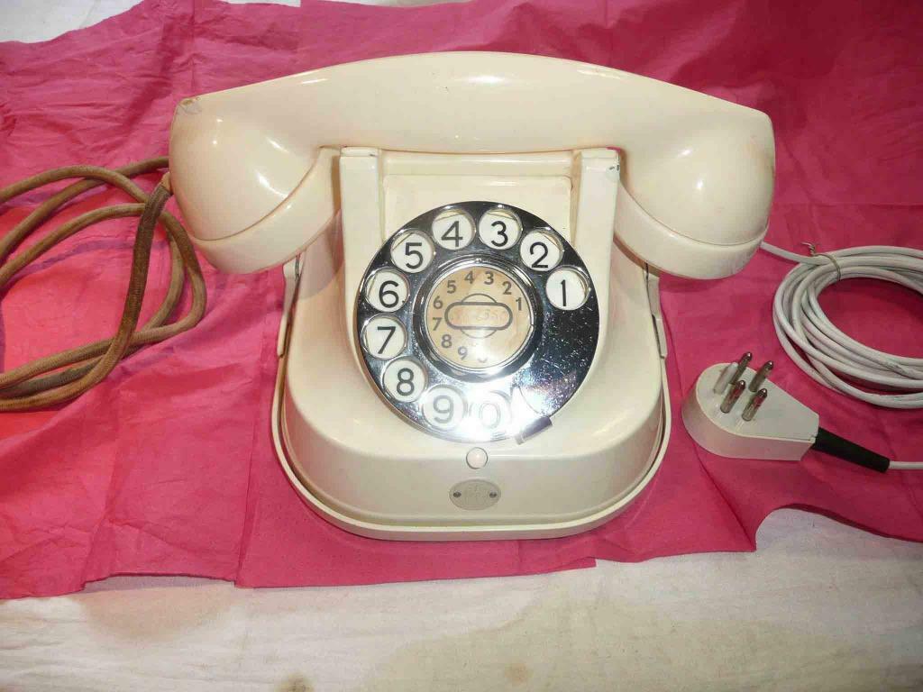 téléphone ancien RTT couleur ivoire datant de 1956 (n°5), Enlèvement ou Envoi, Utilisé, Bakélite