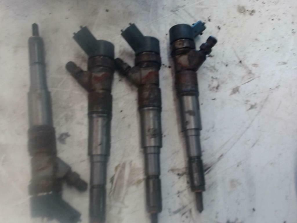 injecteur  Injecteurs bosch MG Zt 135 Rover 75 Cdti 04451100, Enlèvement ou Envoi, Utilisé, MG