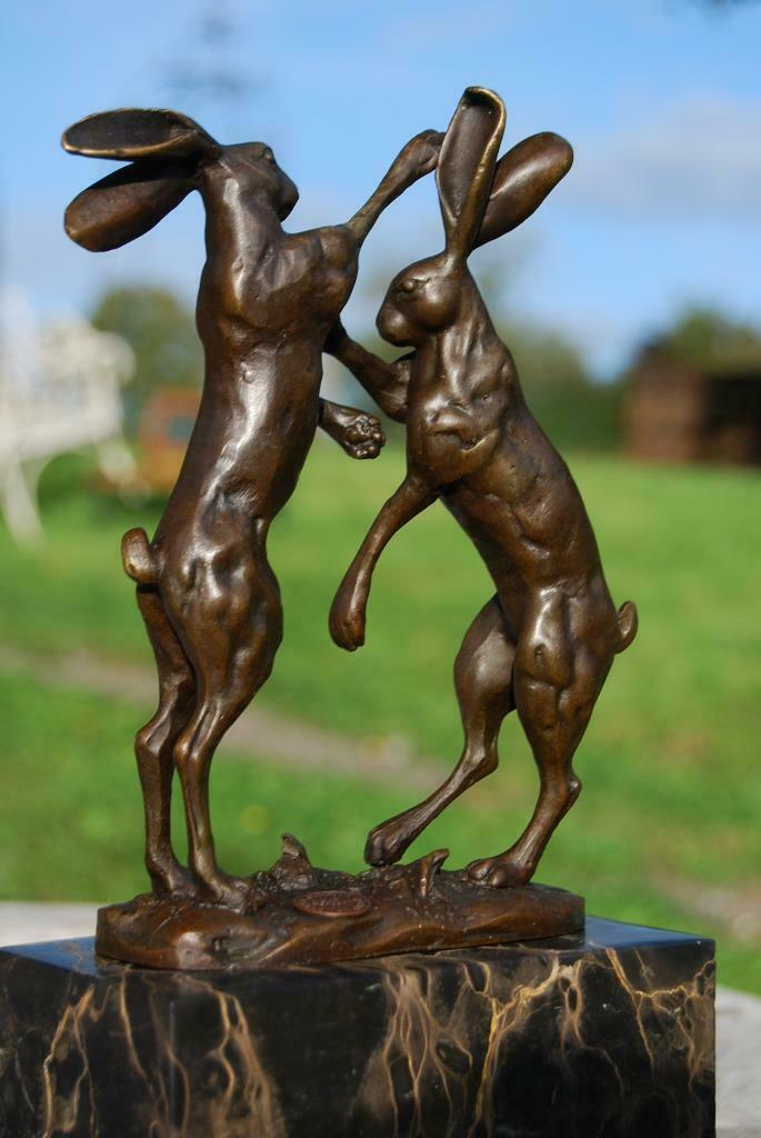 Bronze animalier signé (le bouquinage des lièvres ), Enlèvement ou Envoi, Bronze