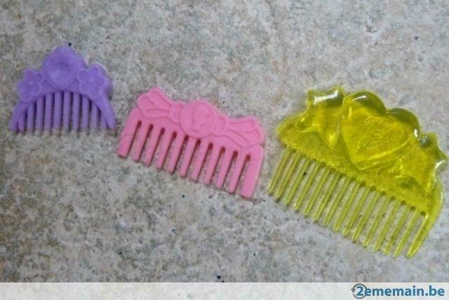 Accessoires Barbie : trois peignes., Enlèvement ou Envoi, Utilisé, Barbie