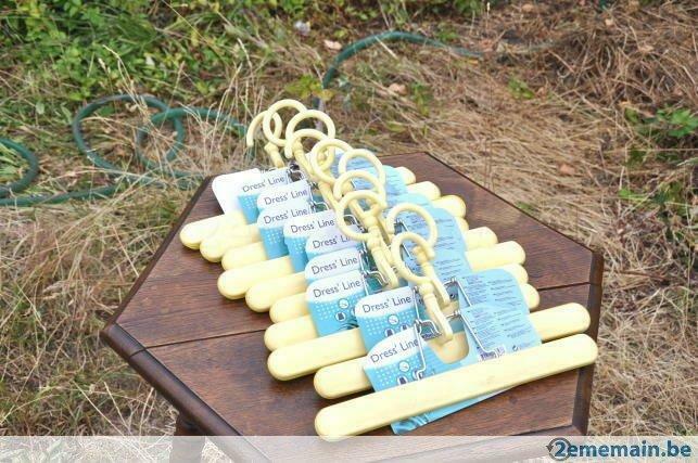 §  10 cintres jaune neuf  pour pantalon, Enlèvement ou Envoi, Neuf