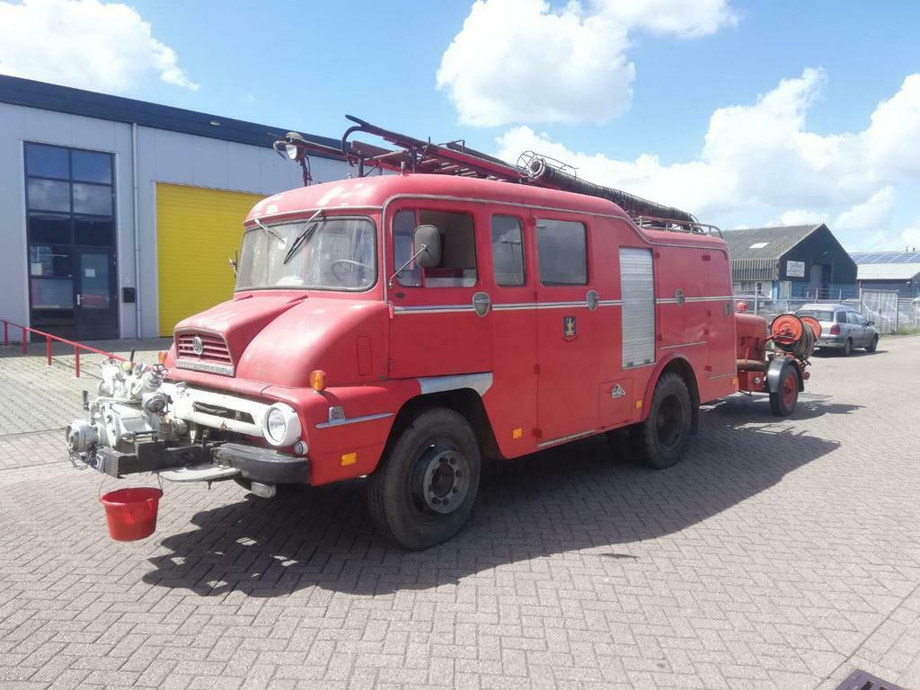 Brandweer wagen met externe pomp, Auto's, Overige merken, 4 deurs, Overige carrosserie, 10 zetels