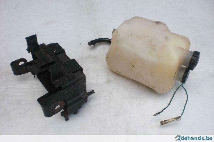 Honda PX PXR PXL oliereservoir en 12V batterijbakje, Ophalen of Verzenden, Gebruikt, Overige typen, Honda
