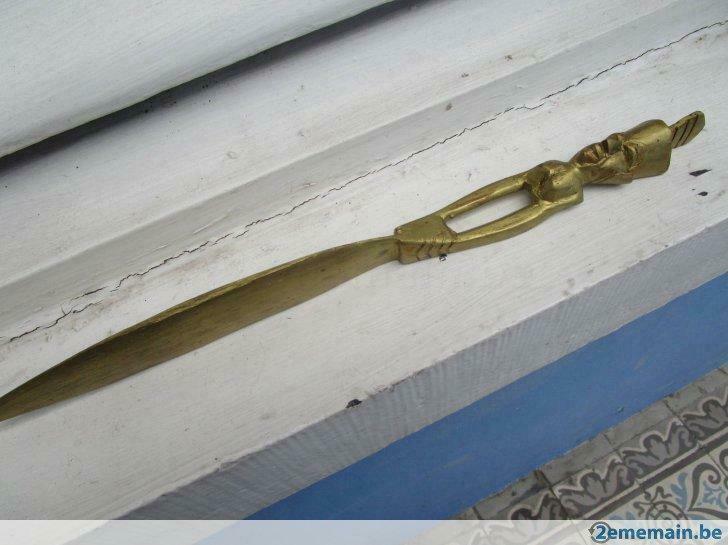 Coupe papier, Collections, Enlèvement