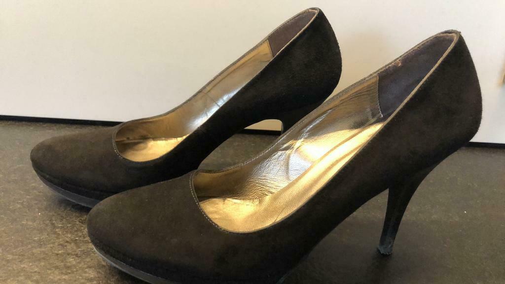 Pumps zwart suède Frida maat 41, Pumps, Frida, Zwart, Ophalen of Verzenden