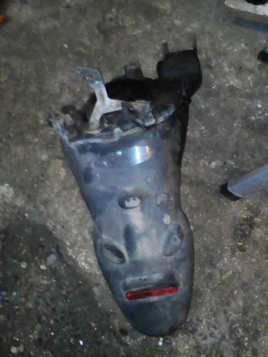 passage de roue avec le support de plaque Peugeot vivacity, Utilisé