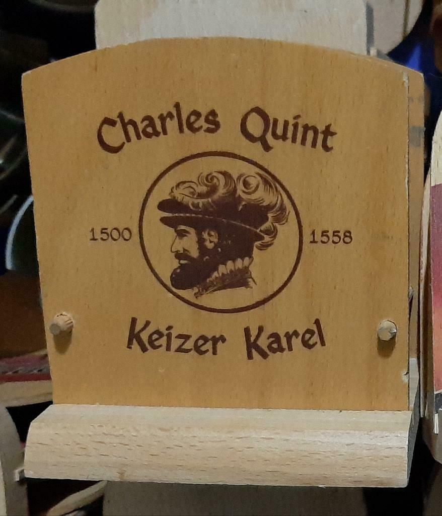 Bierkaart houder Charles Quint / Keizer Karel, Ophalen of Verzenden