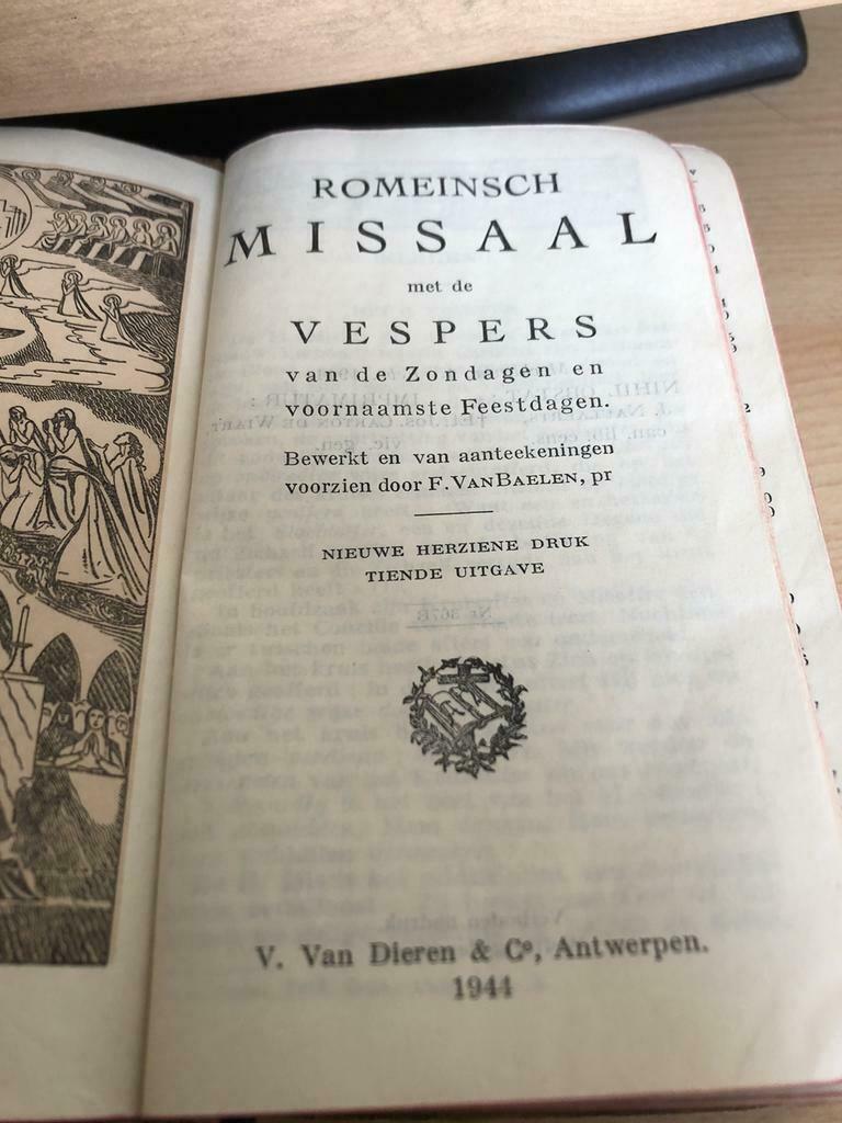 Oude mis boek romeinsch missaal uit 1944., Ophalen of Verzenden