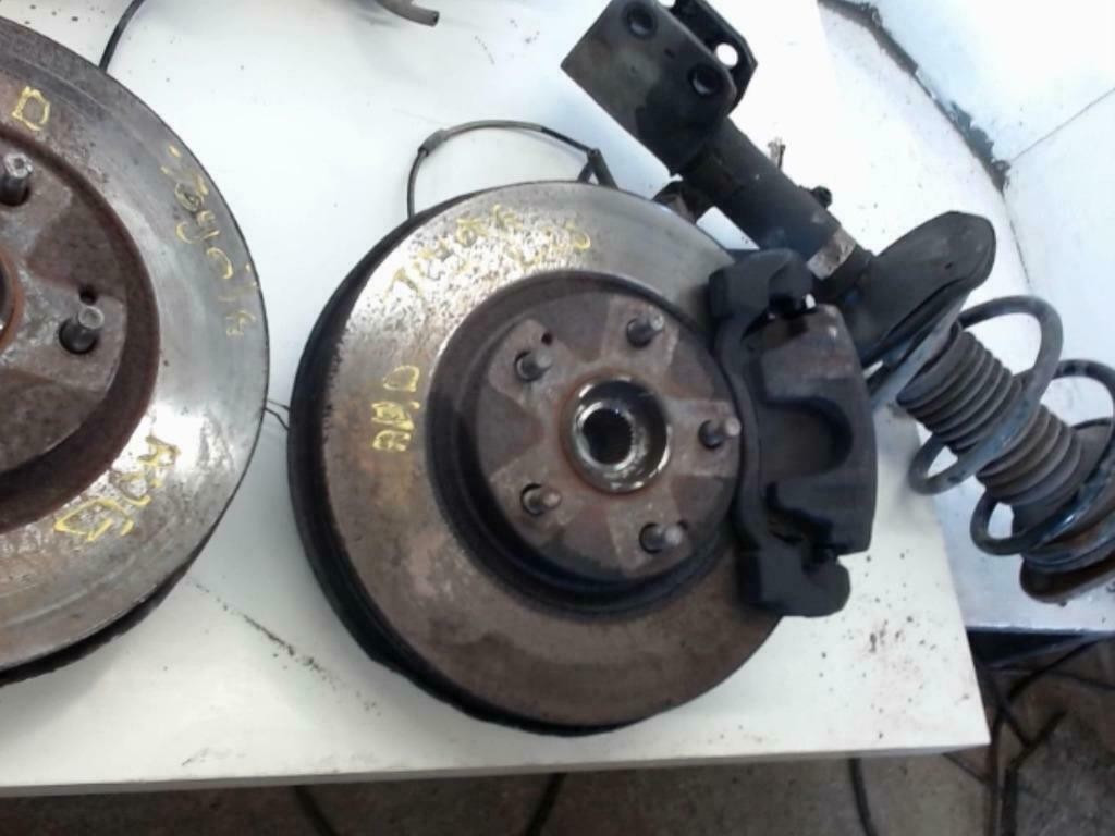 moyeu avant droit toyota corolla verso 2.0d4d, Autos : Pièces & Accessoires, Freins & Transmission, Toyota, Utilisé, Enlèvement ou Envoi