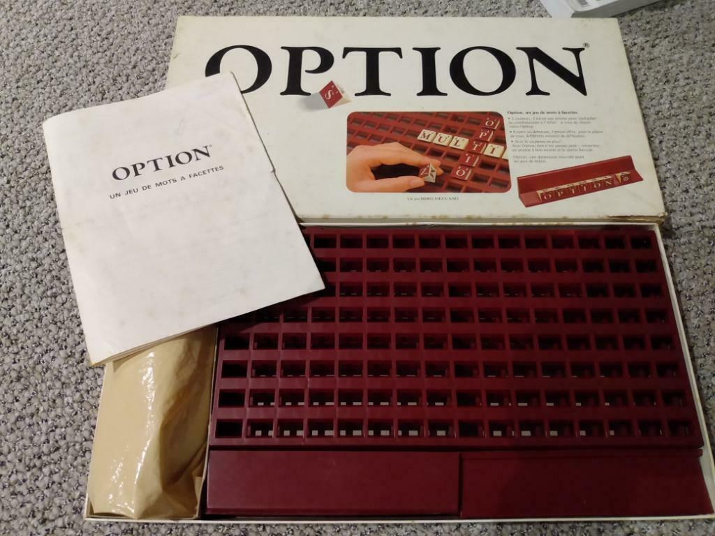 Jeu de société - Option, Trois ou quatre joueurs, Enlèvement, Utilisé