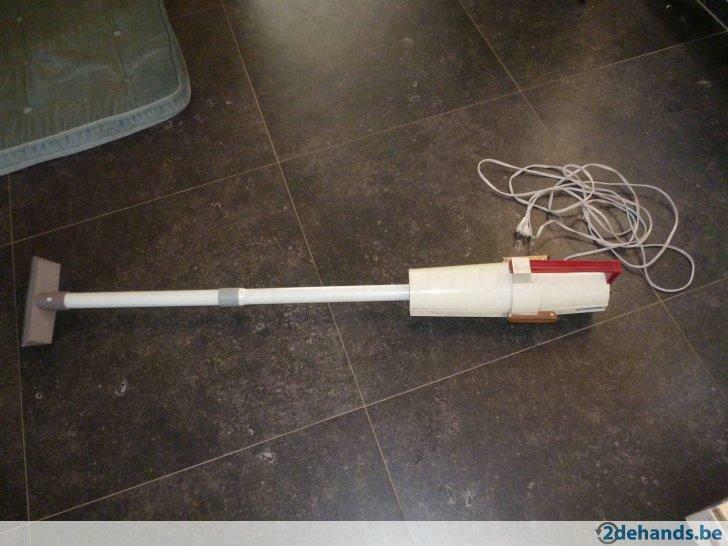 Antieke stofzuiger Moulinex 210 W 220 V Vintage sixties, Antiek en Kunst, Ophalen