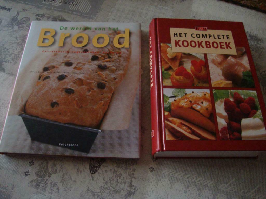 Kookboeken Wereld van het Brood & Het complete kookboek, Enlèvement ou Envoi, Comme neuf