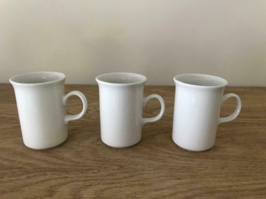 3 Nieuwe mokken  "Churchill" (zn3331), Enlèvement ou Envoi, Neuf, Uni, Tasse(s) et/ou soucoupe(s)