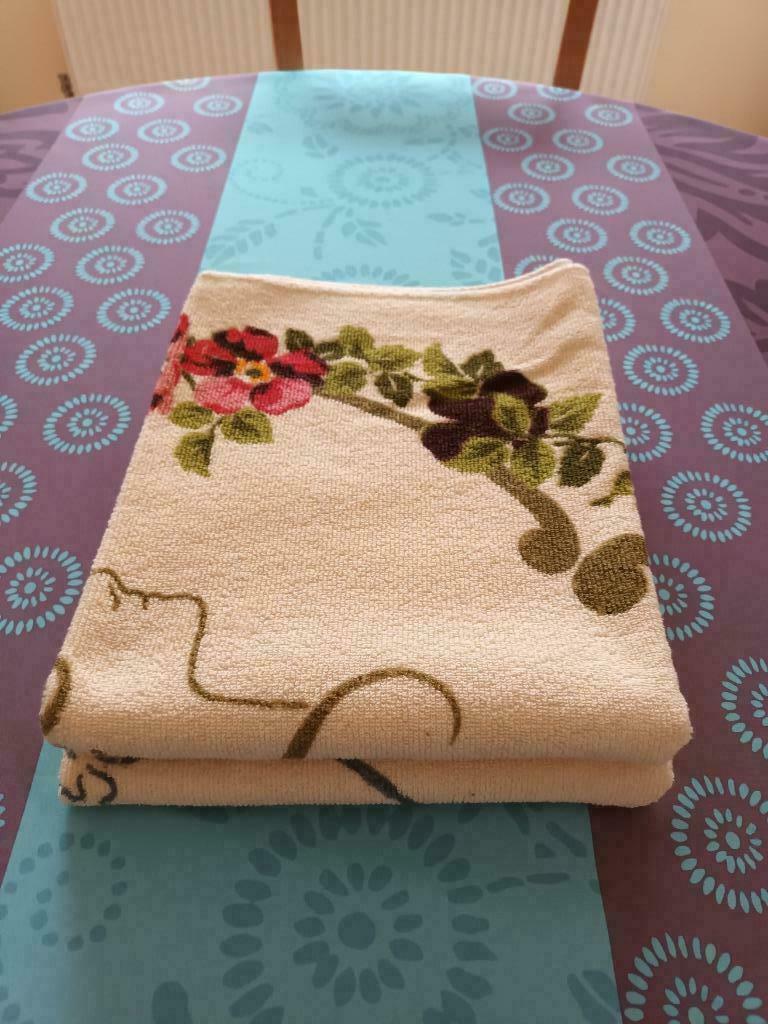 Lot  de 2 essuies-mains, Maison & Meubles, Enlèvement ou Envoi, Neuf, Autres couleurs, Serviette