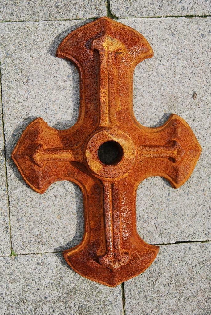 Ancrage de façade,tirant en fonte ouvragée (jamais utilisé), Enlèvement ou Envoi