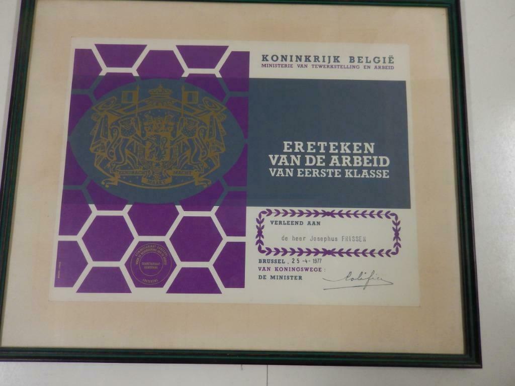 OORKONDE "ERETEKEN V/D ARBEID 1E KLASSE", Ophalen of Verzenden, Zo goed als nieuw